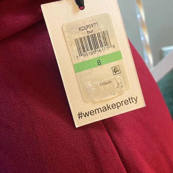 Kensie
Textured Knit Boat Neck Self-Tie Waist Short Sleeve Blouson Dress - Picture 9 of 12